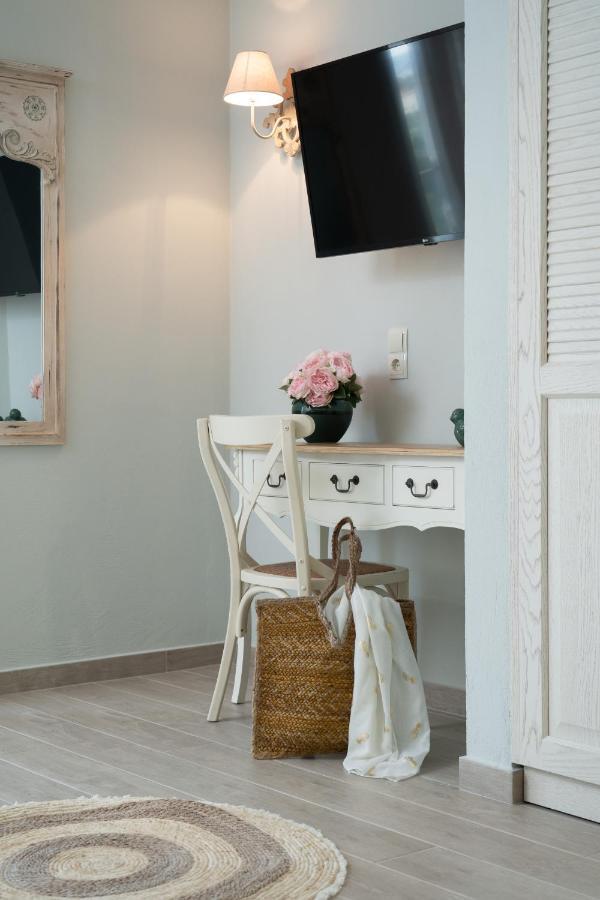 Mon Avis Boutique Hotel Chrysi Ammoudia Exterior photo